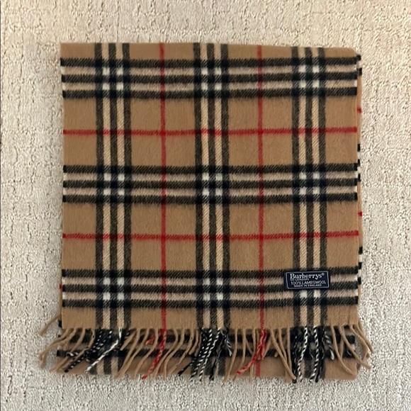PRICE DROP!!! Burberry’s authentic Checkered Scarf - Picture 1 of 2
